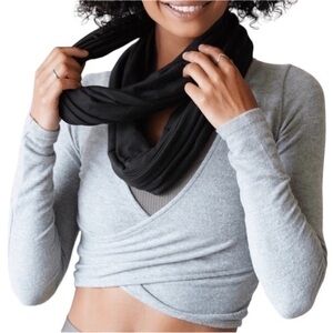 Beyond Yoga Black Pocket Infinity Scarf